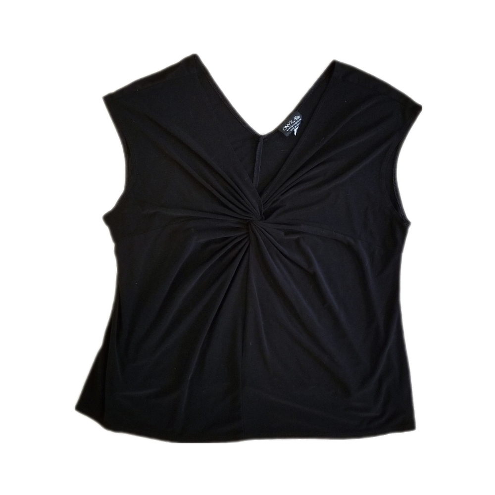 *Sleeveless Black twist front top in 3X Wendye Chaitin*